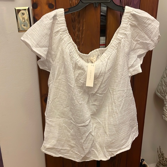 NWT Adiva off shoulder top size XL. - Picture 1 of 4